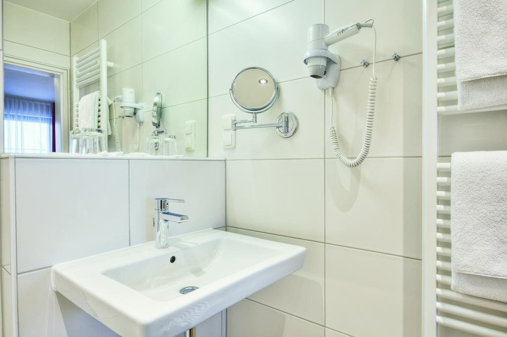 Stroebinger Hof - Therme Wellness Resort Bad Endorf Εξωτερικό φωτογραφία